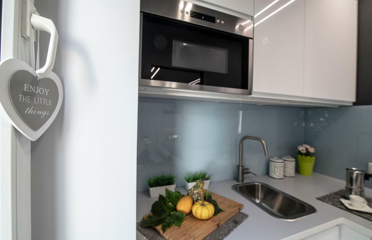Wlr Apartments - Hoza I Варшава Екстериор снимка